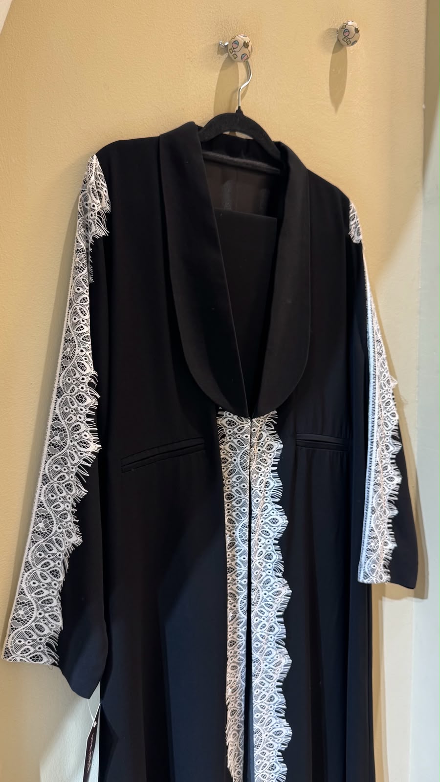 AB042 | اسود