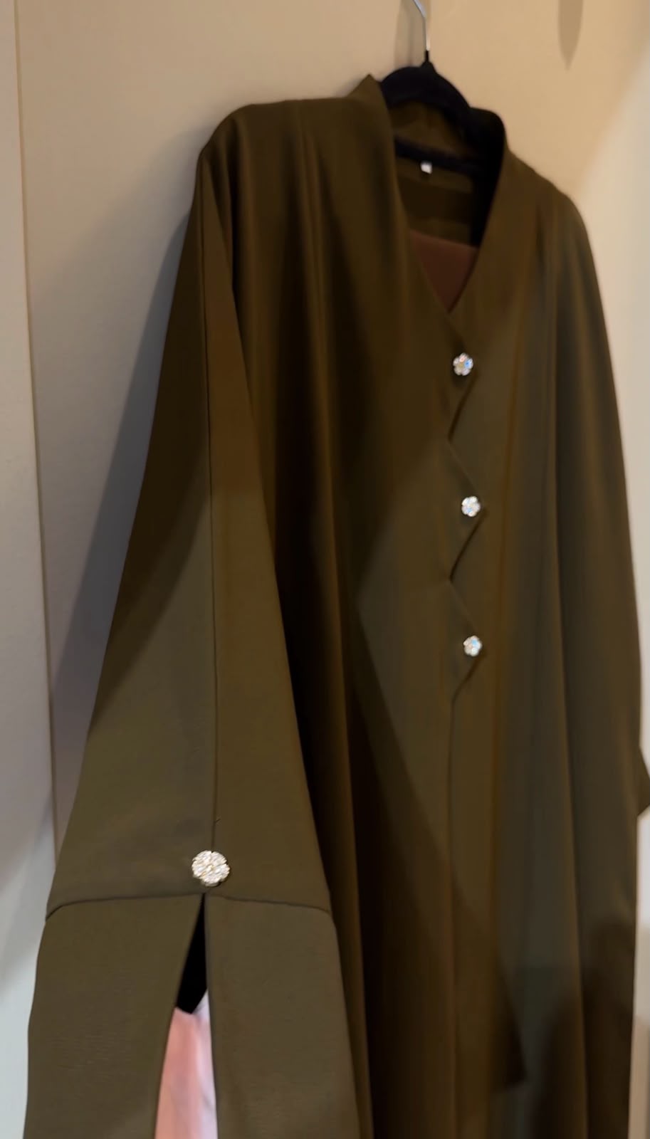 AB023 | زيتي غامق