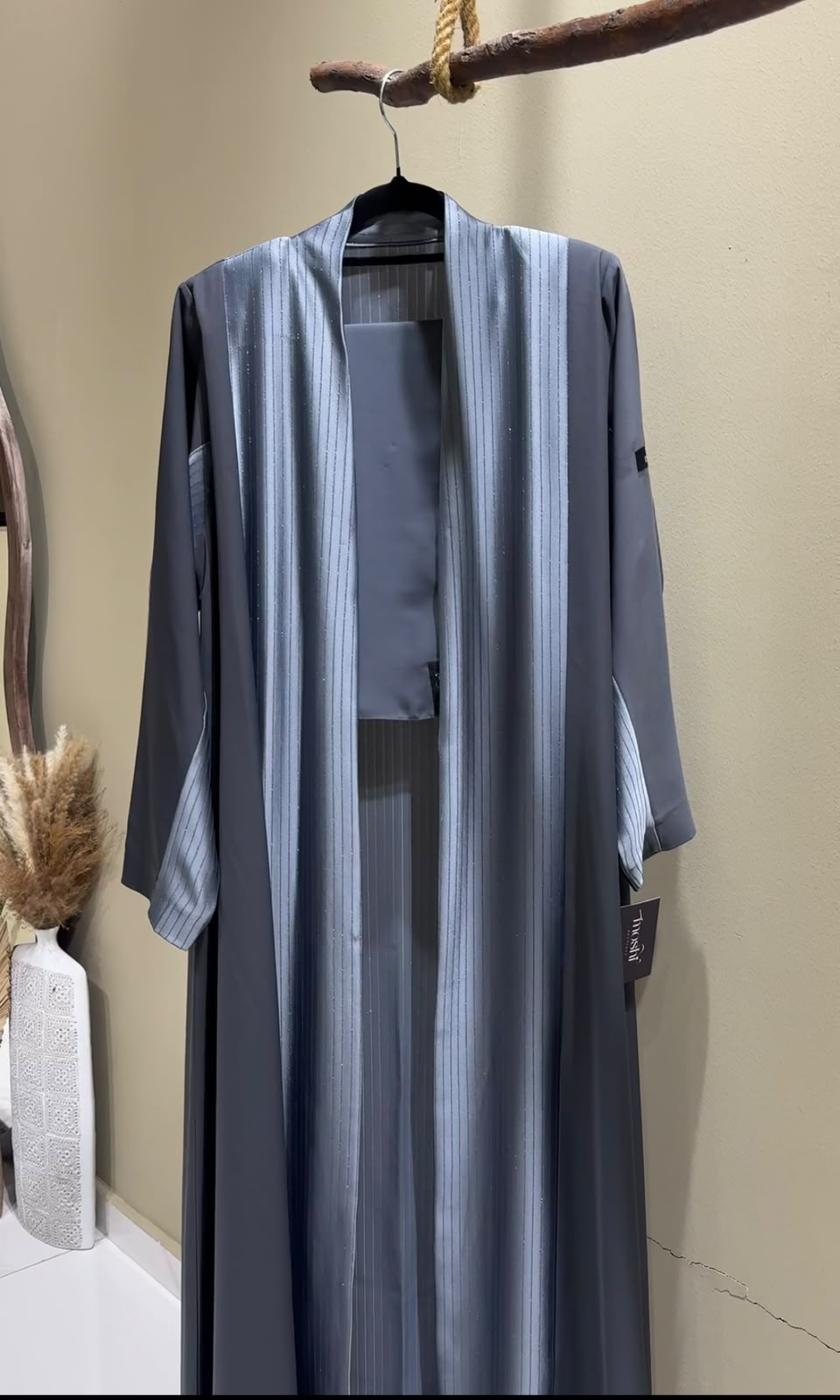 AB020 | رمادي