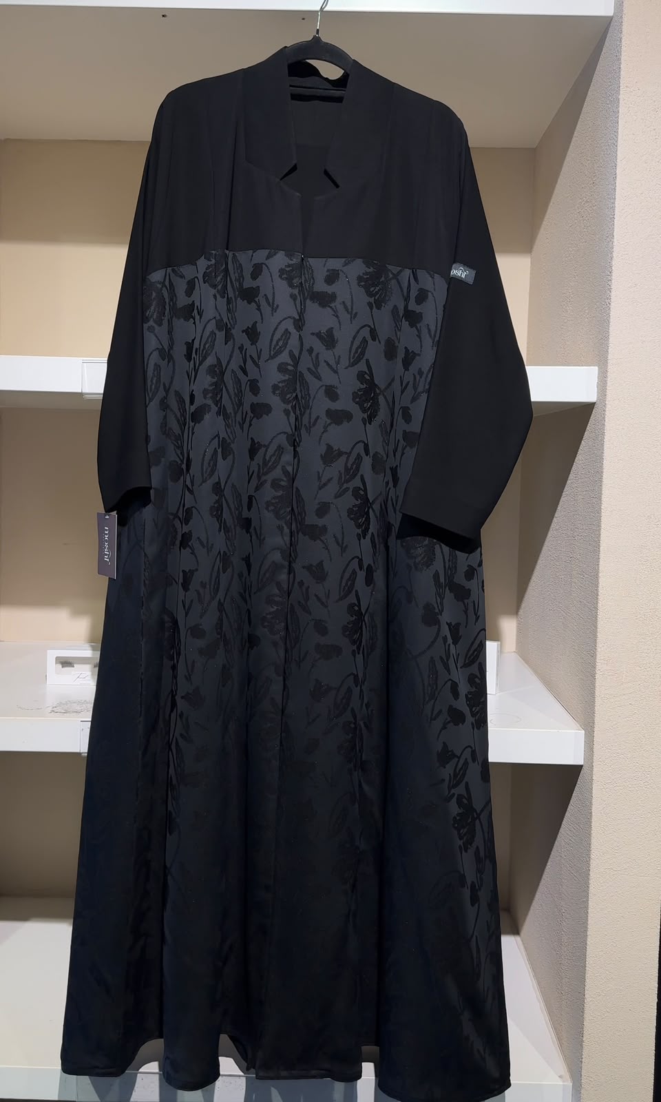 AB015 | اسود 